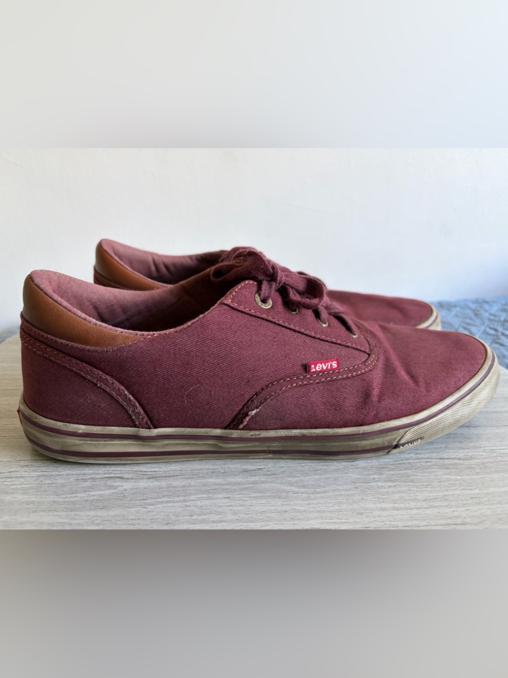 Levi's Men's Burgundy Canvas Lace-Up Sneakers Size 13